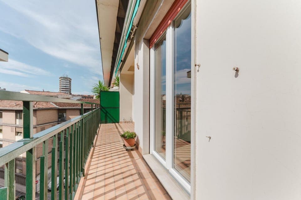 Property building, View (from property/room), Balcony/Terrace