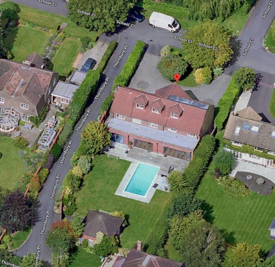 Property building, Day, Neighbourhood, Natural landscape, Bird's eye view, Pool view, Street view, Swimming pool, Parking