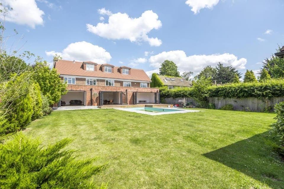 Property building, Natural landscape, Garden, Garden view