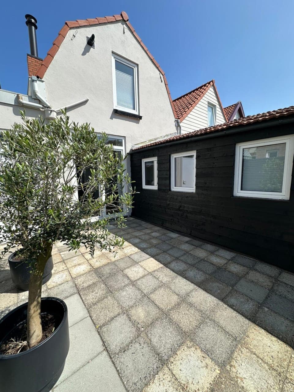 Property building, Garden, Balcony/Terrace