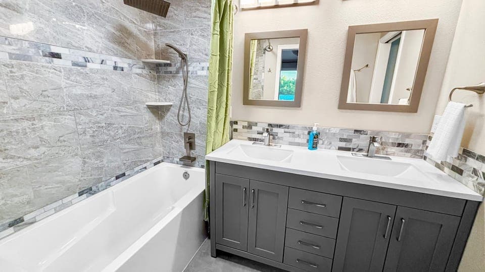 Shower, Bathroom, Bath, towels