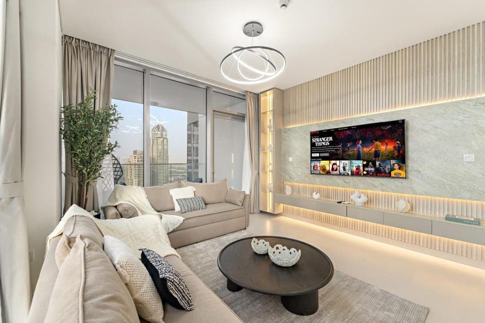 TV and multimedia, Living room, Evening entertainment