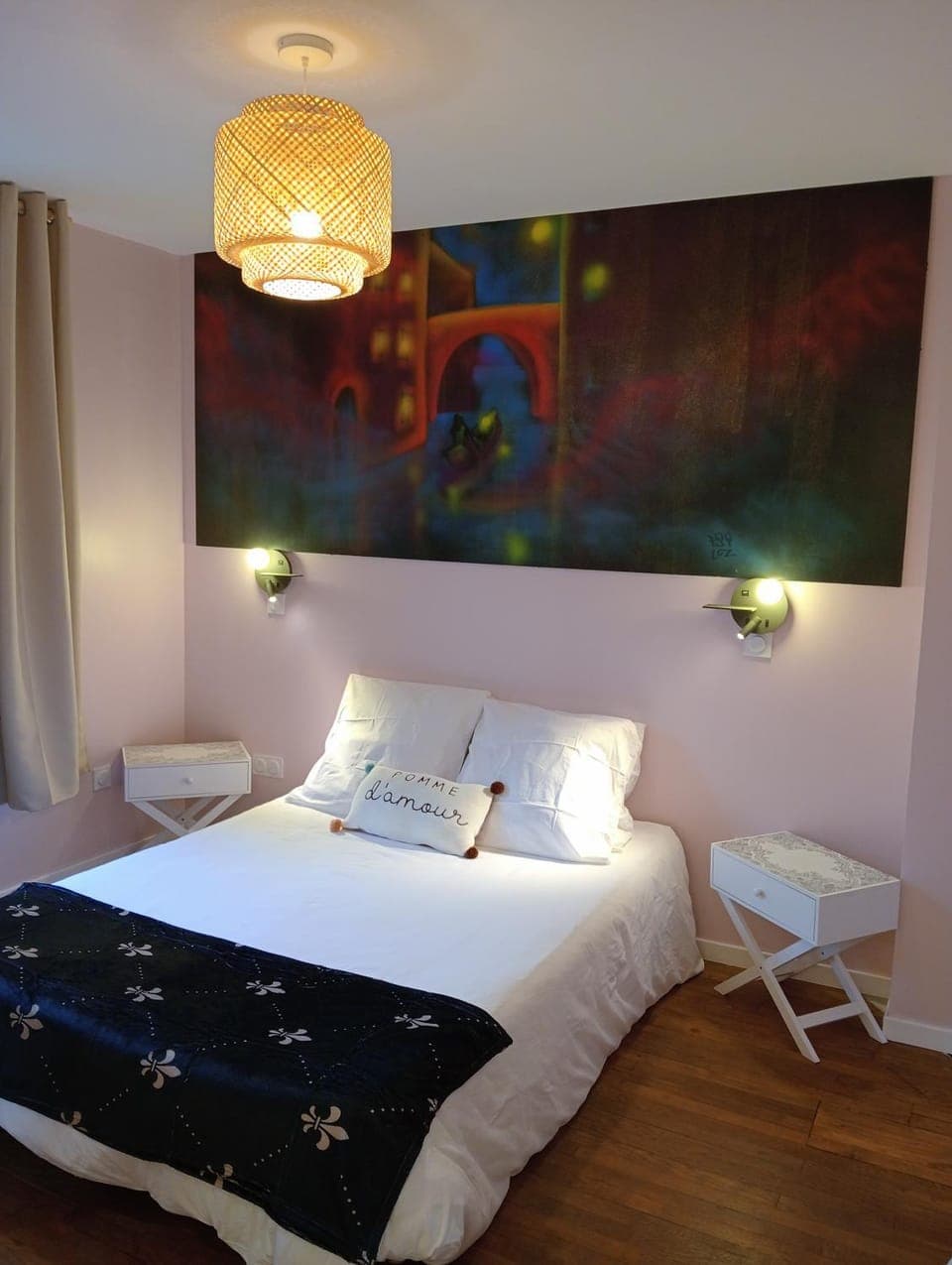 Photo of the whole room