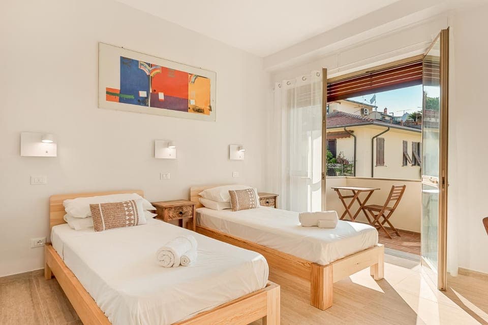 Bed, Balcony/Terrace, Photo of the whole room, Bedroom