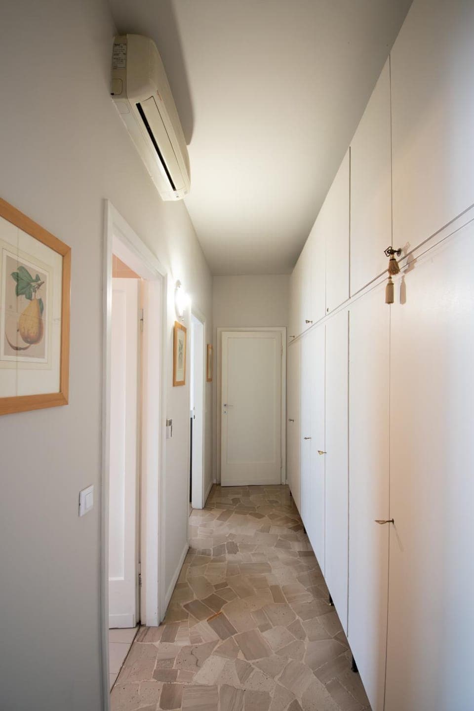 wardrobe, air conditioner