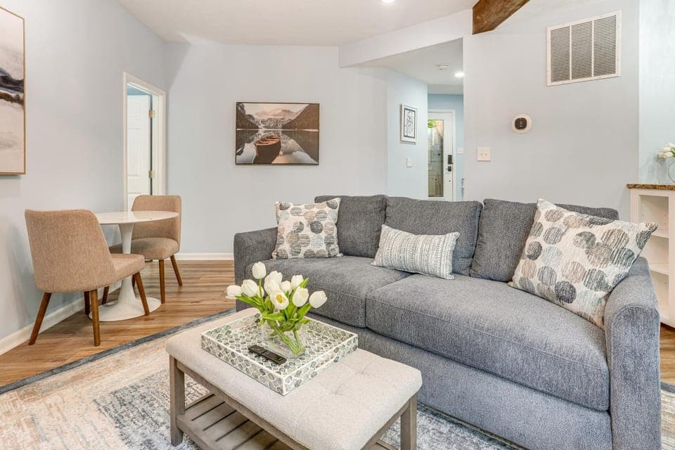 Wintergreen Condo with Pool Near Hike and Market! Apartment in Massies Mill