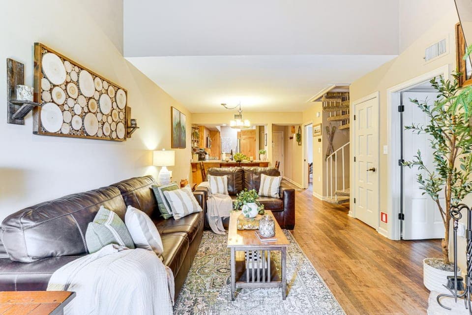 Ski, Hike and Explore Mtn-View Haven in Gatlinburg! Apartment in Gatlinburg