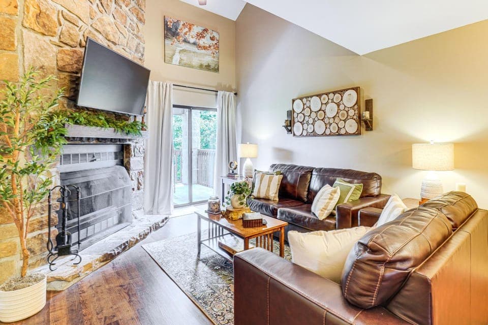 Ski, Hike and Explore Mtn-View Haven in Gatlinburg! Apartment in Gatlinburg