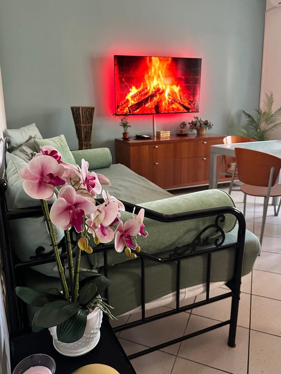 Coffee/tea facilities, Living room, Lounge or bar, Seating area, Dining area, Evening entertainment, heating, air conditioner