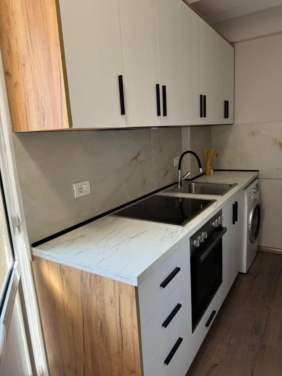 Kitchen or kitchenette, dishwasher