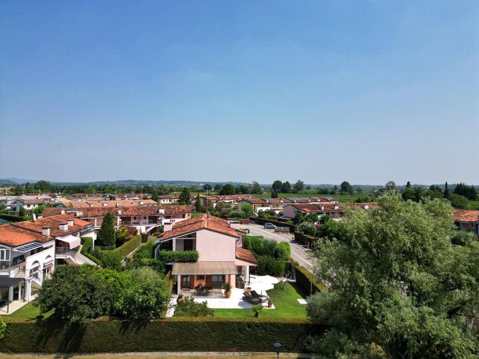 Property building, Neighbourhood, Natural landscape, Bird's eye view