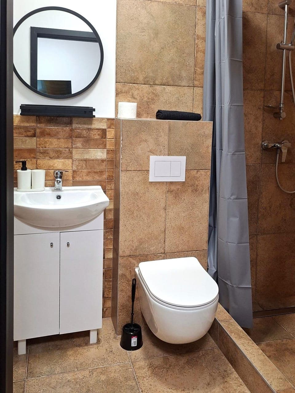 Shower, Toilet, Bathroom