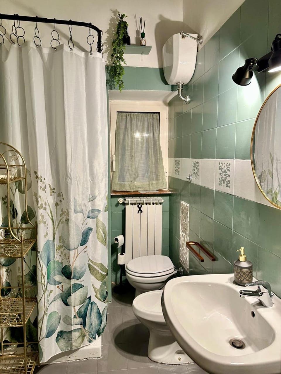 Shower, Toilet, Bathroom, bidet, towels