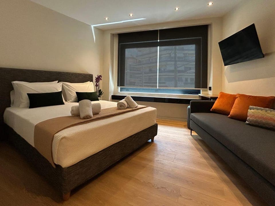 Communal lounge/ TV room