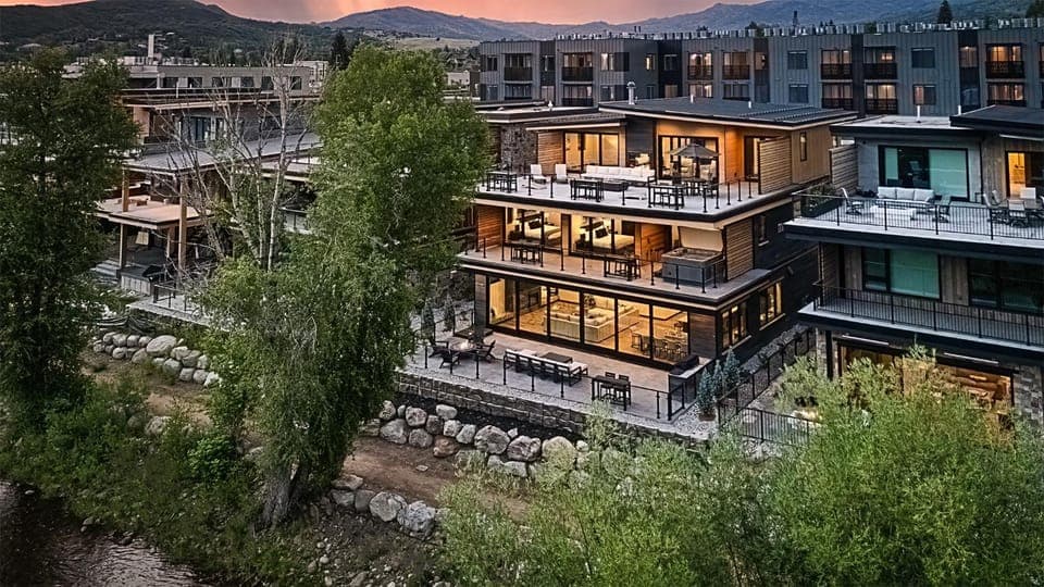 Property building, Day, Natural landscape, Mountain view