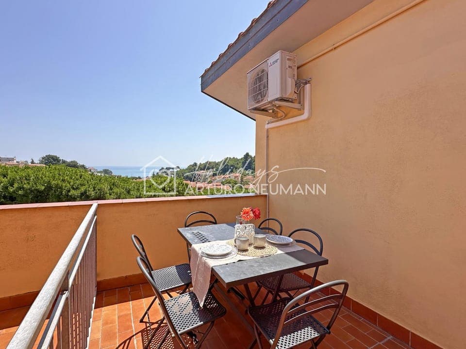 Property building, Day, Natural landscape, View (from property/room), Balcony/Terrace, Dining area, Sea view