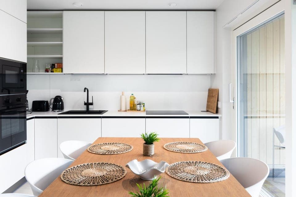 Dining area, kitchen