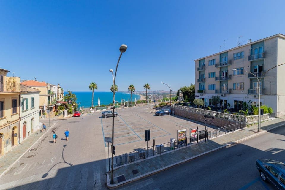 City view, Sea view, Street view, Parking