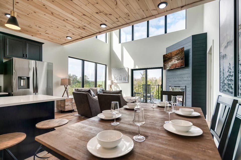 Living room, Dining area