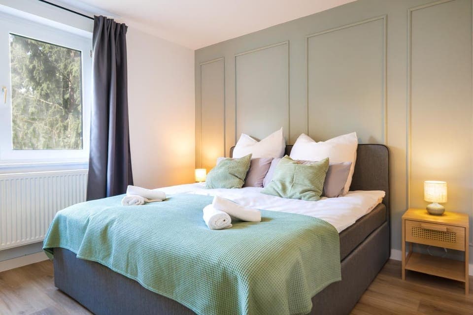 Bed, Photo of the whole room, Bedroom