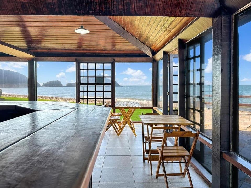 Mountain view, Sea view