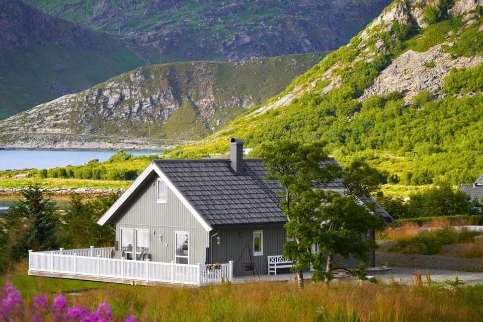 Property building, Day, Natural landscape, Mountain view