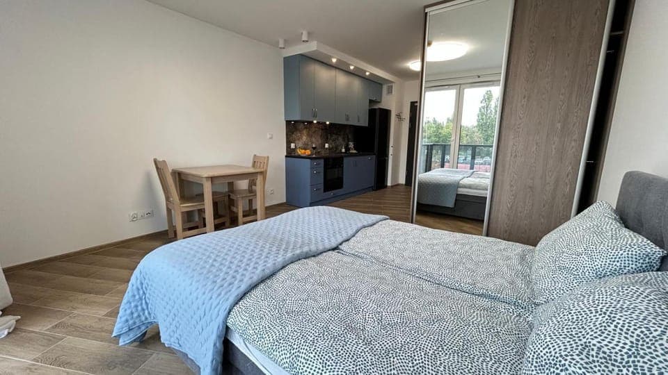 Bed, Kitchen or kitchenette, Photo of the whole room, Bedroom