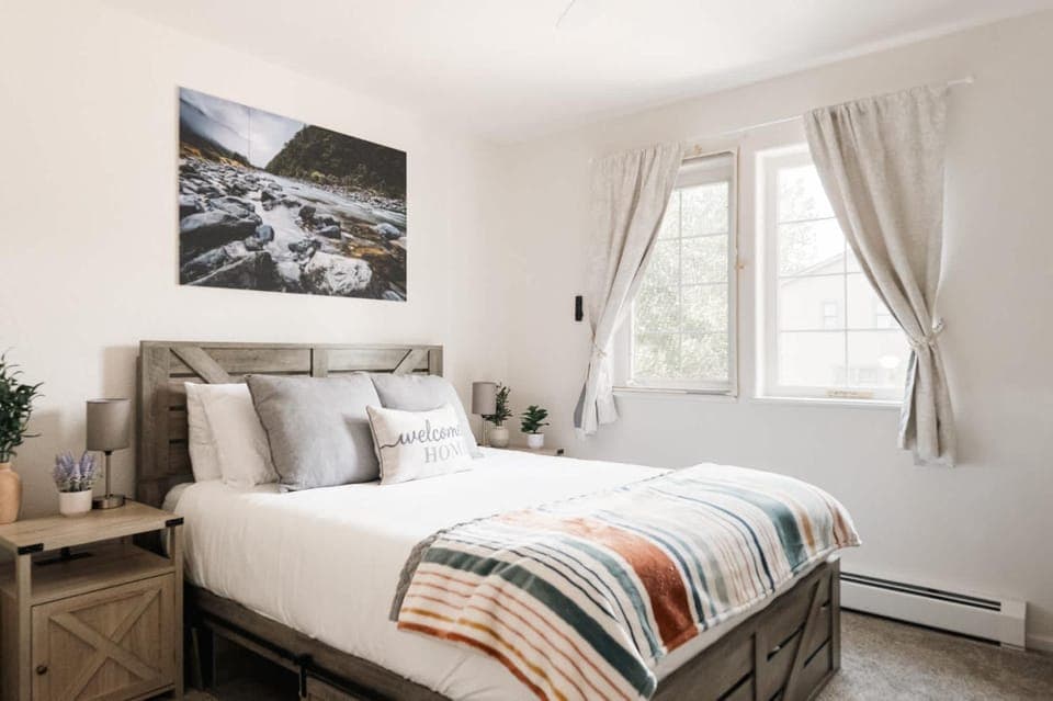 Bed, Bedroom
