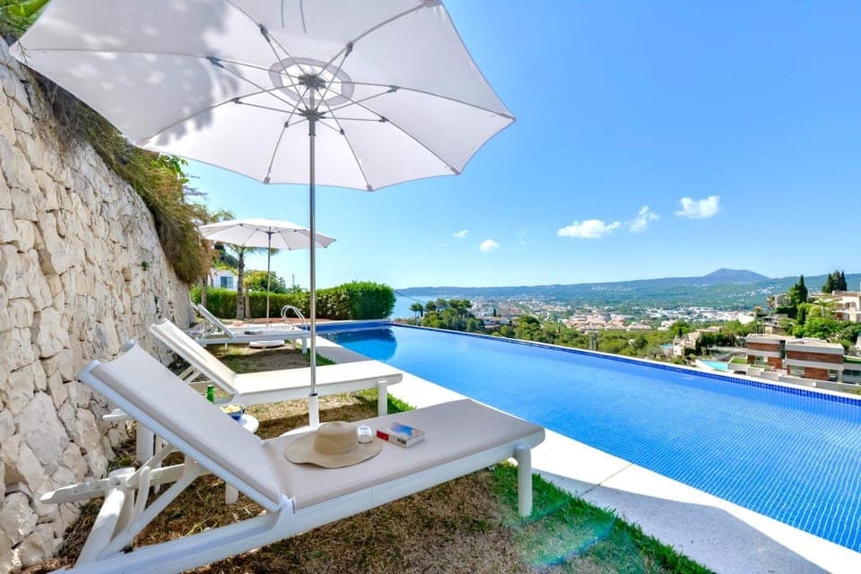 Floor plan, Swimming pool