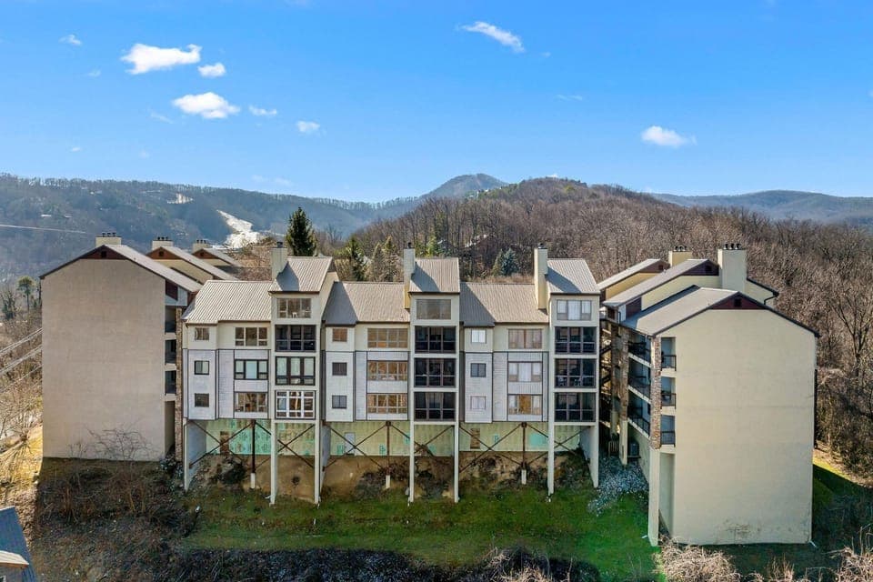 Positive Altitudes by American Patriot Getaways House in Gatlinburg