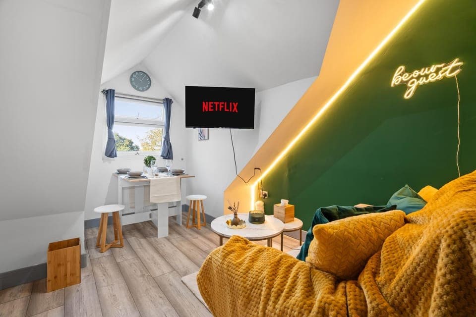 TV and multimedia, Living room, Seating area