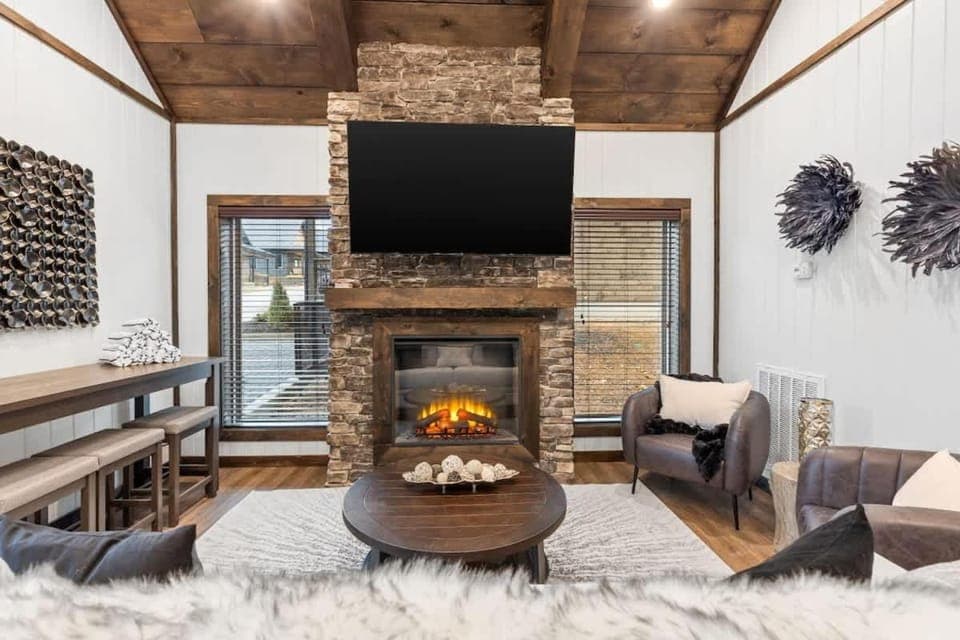 Twilight Ridge - Hot Tub Game Room Near Town House in Pigeon Forge