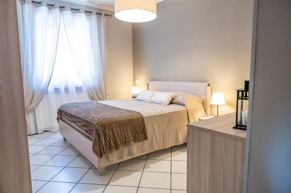 Bed, Photo of the whole room, Bedroom, air conditioner