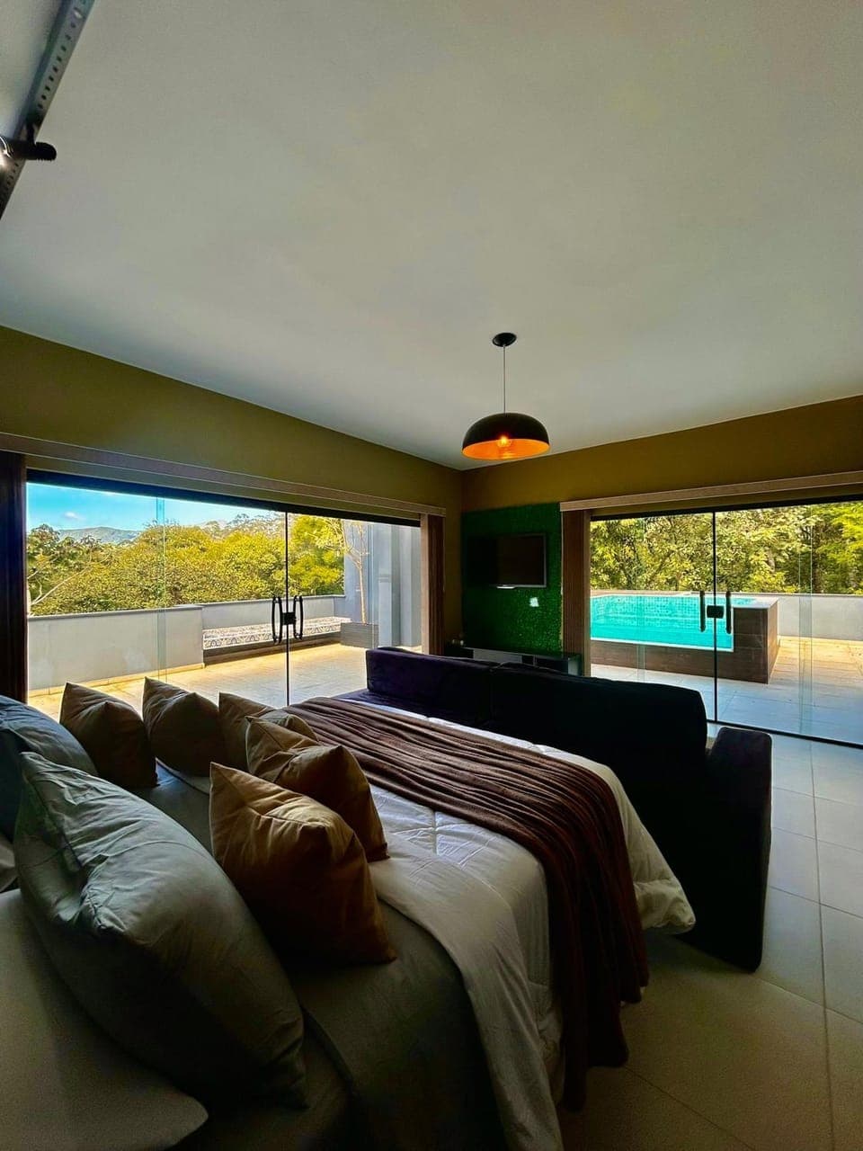 Photo of the whole room, Bedroom