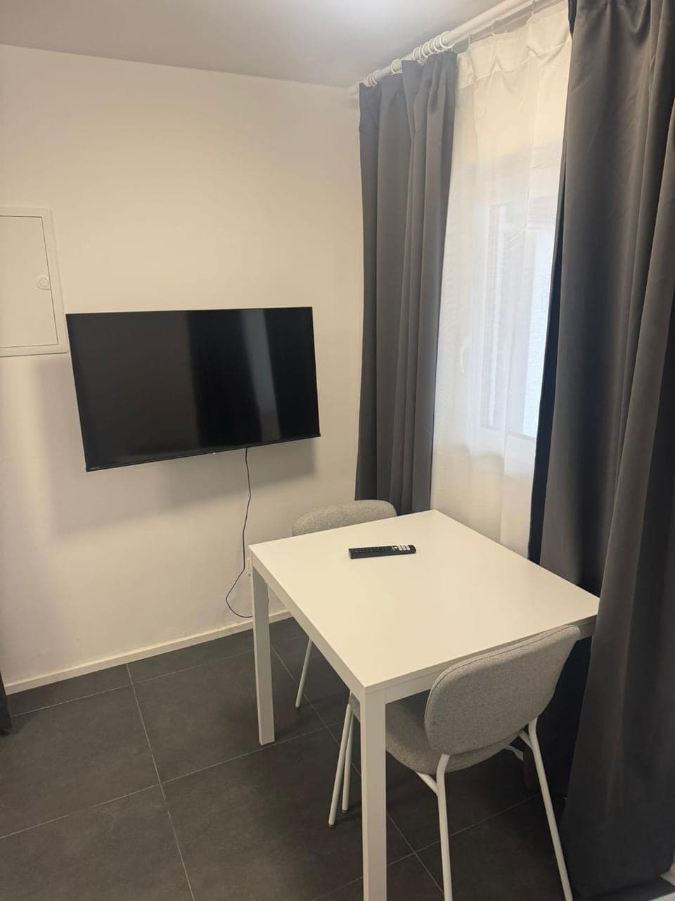 TV and multimedia, Seating area, Dining area