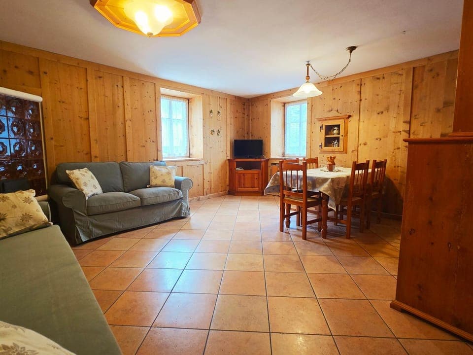 Living room, Seating area, pet friendly