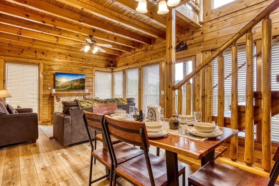 Communal lounge/ TV room, TV and multimedia, Balcony/Terrace, Balcony/Terrace, Decorative detail, Decorative detail, Seating area, Dining area, Evening entertainment, Pets, Pets, Pets, Entertainment, fireplace, fireplace, pet friendly, pet friendly