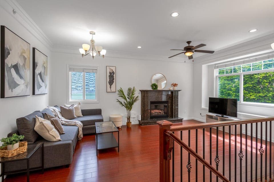 Communal lounge/ TV room, TV and multimedia, Living room, Seating area, Evening entertainment, fireplace