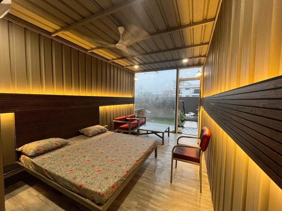 Bed, Photo of the whole room, Bedroom