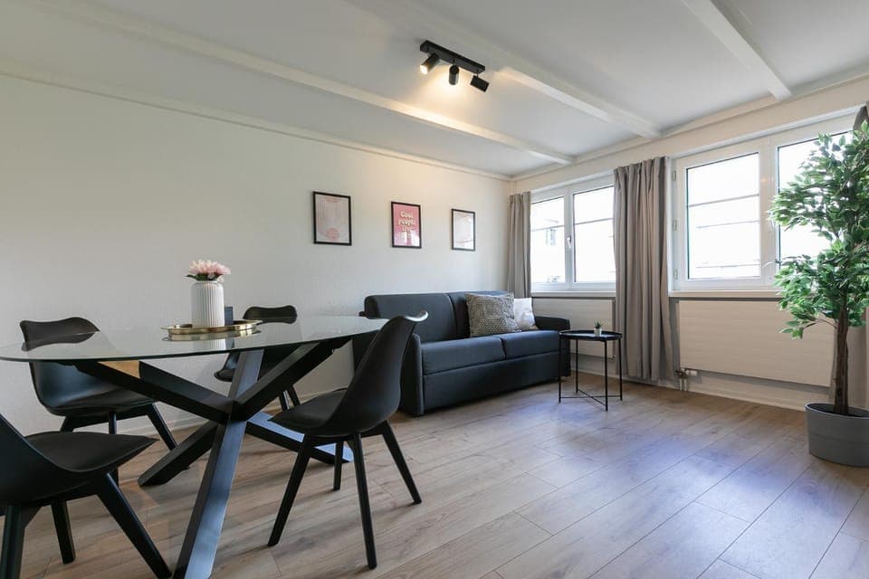 Living room, Seating area, Dining area