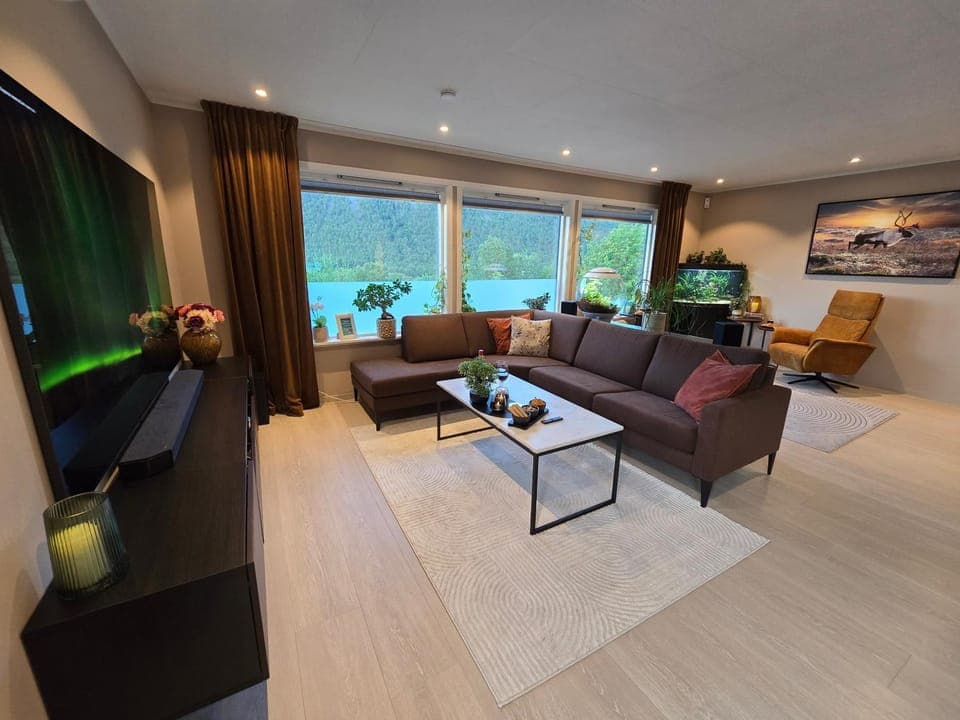 TV and multimedia, Living room, Seating area