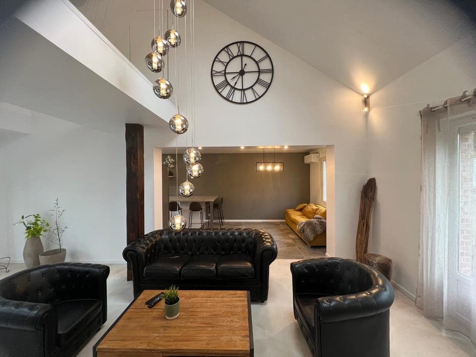 Communal lounge/ TV room, Living room, Seating area, heating, heating