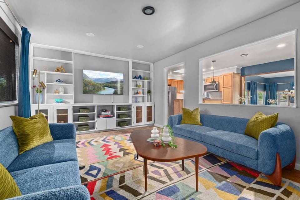 TV and multimedia, Living room, Seating area