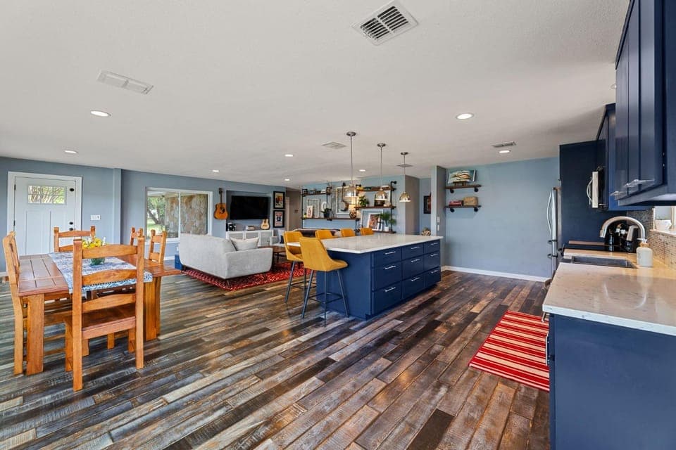 Kitchen or kitchenette, kitchen