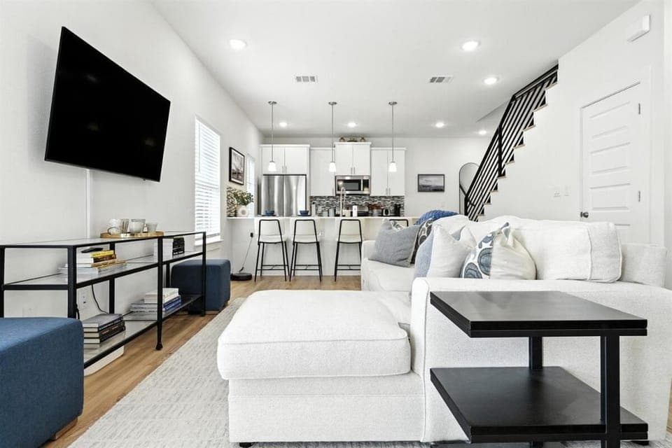 Living room, Photo of the whole room, Seating area