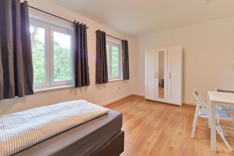 Bed, Photo of the whole room, Seating area, Bedroom