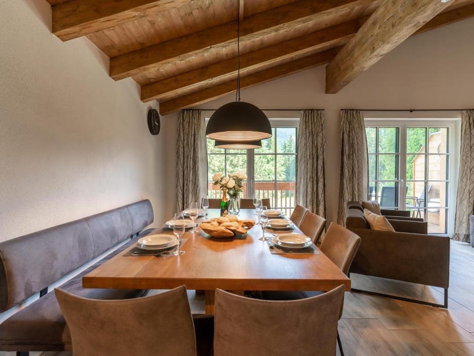 Living room, Dining area