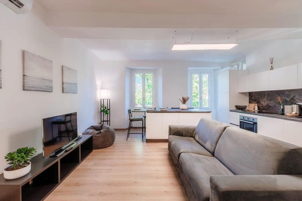 TV and multimedia, Living room, Seating area