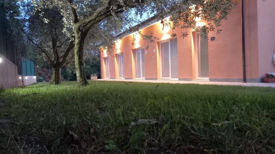 Property building, Natural landscape, Garden, Garden, Garden view