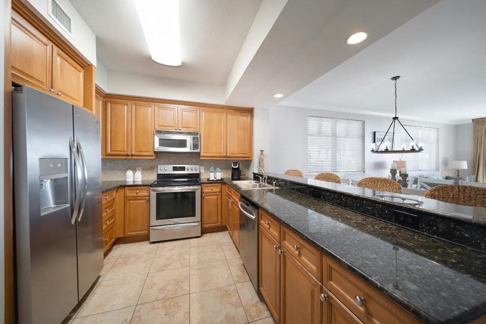 Azure 101 - Luxury Ground Floor Beachfront Apartment in Okaloosa Island